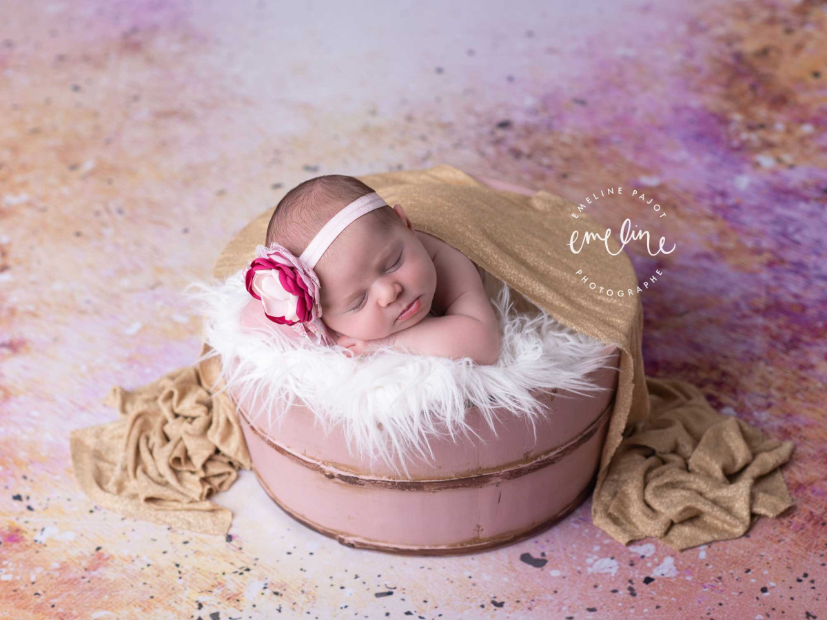 Pink textured photo backdrop & floor Unicorn Sparkle – pink and gold colour powder burst | Colors&Drops