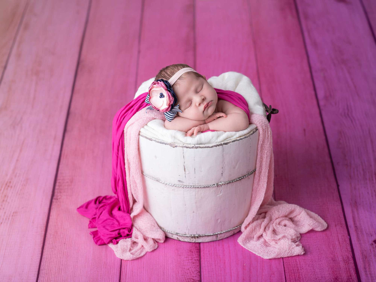 Photo floor Guimauve – wooden planks in pink and mauve gradient | Colors&Drops