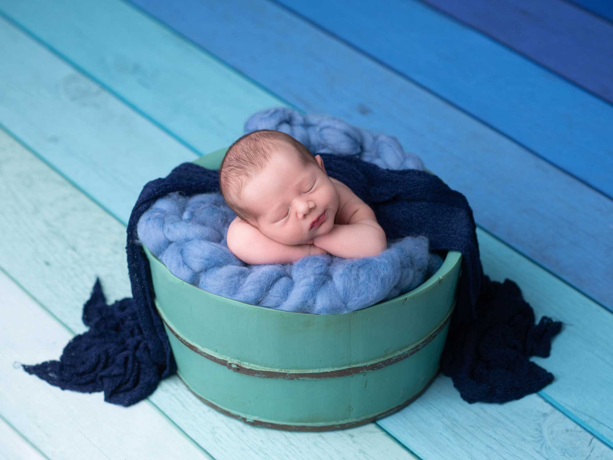 Photo floor Colored Blue – wooden planks in blue gradient | Colors&Drops