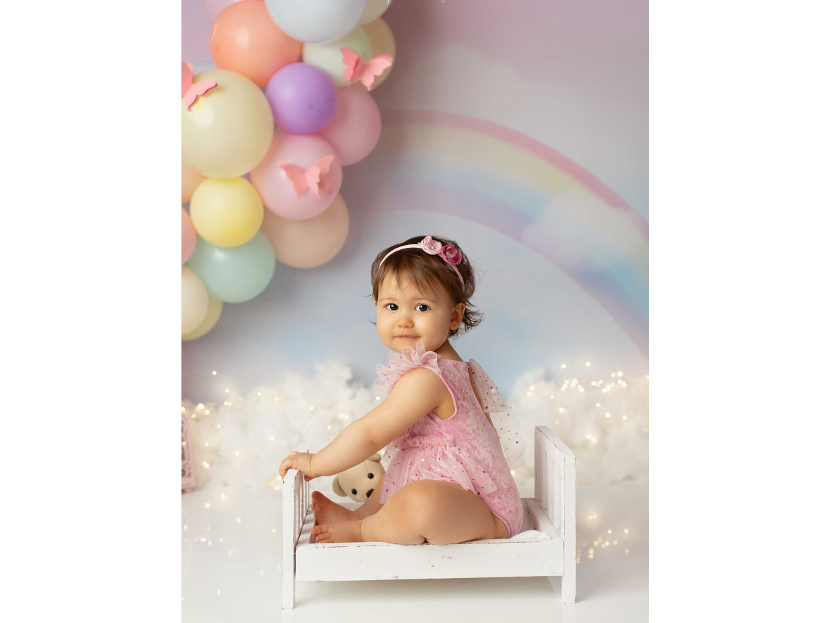 Baby & cake smash photo backdrop Arc en Ciel – rainbow and pastel balloons on clouds | Colors&Drops