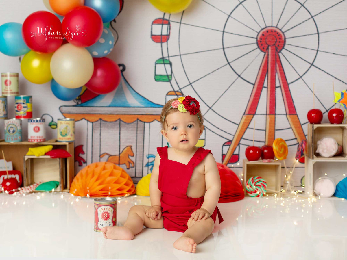 Fond photo bébé et smash cake Fete Foraine – fête foraine avec grande roue et ballons | Colors&Drops