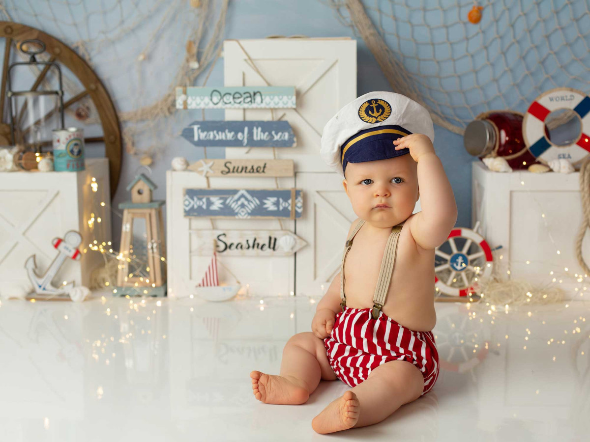 Baby & cake smash photo backdrop Cargo – nautical set with fishing net, crates and life ring | Colors&Drops