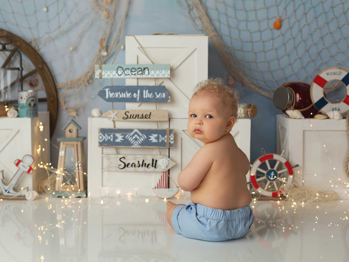 Baby & cake smash photo backdrop Cargo – nautical set with fishing net, crates and life ring | Colors&Drops
