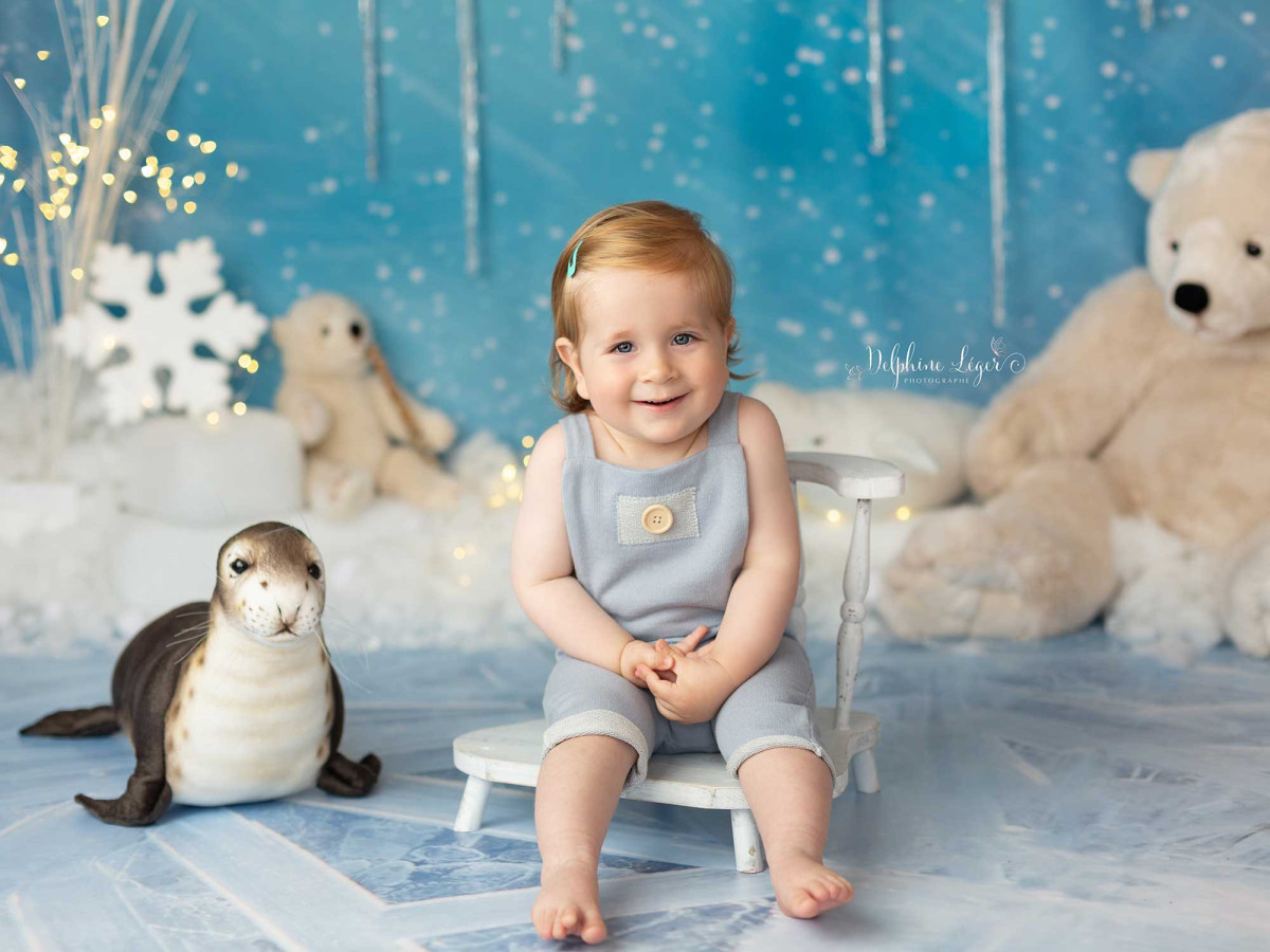 Christmas photo backdrop & floor Cube Ice – light blue crystallised ice texture | Colors&Drops