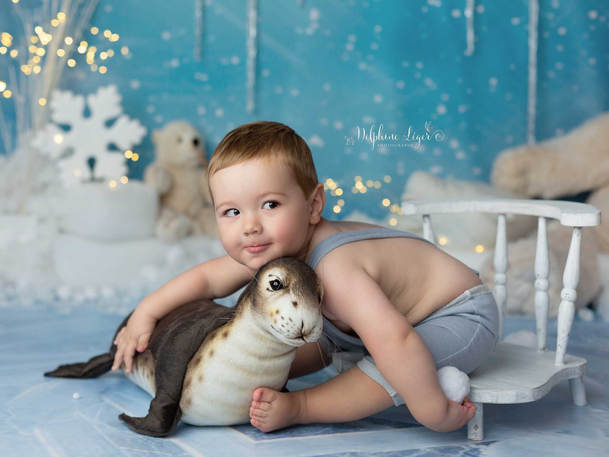 Christmas photo backdrop & floor Cube Ice – light blue crystallised ice texture | Colors&Drops