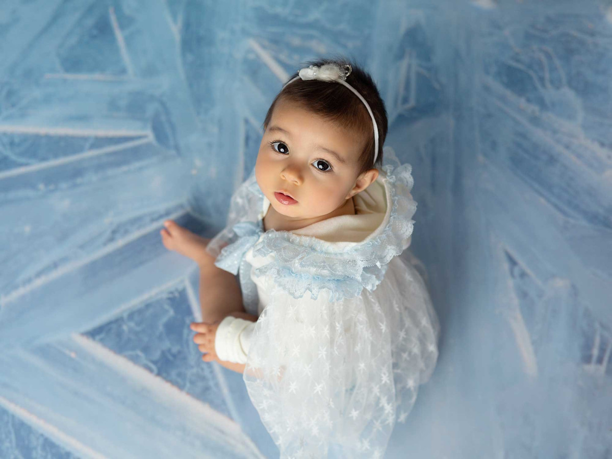 Christmas photo backdrop & floor Cube Ice – light blue crystallised ice texture | Colors&Drops
