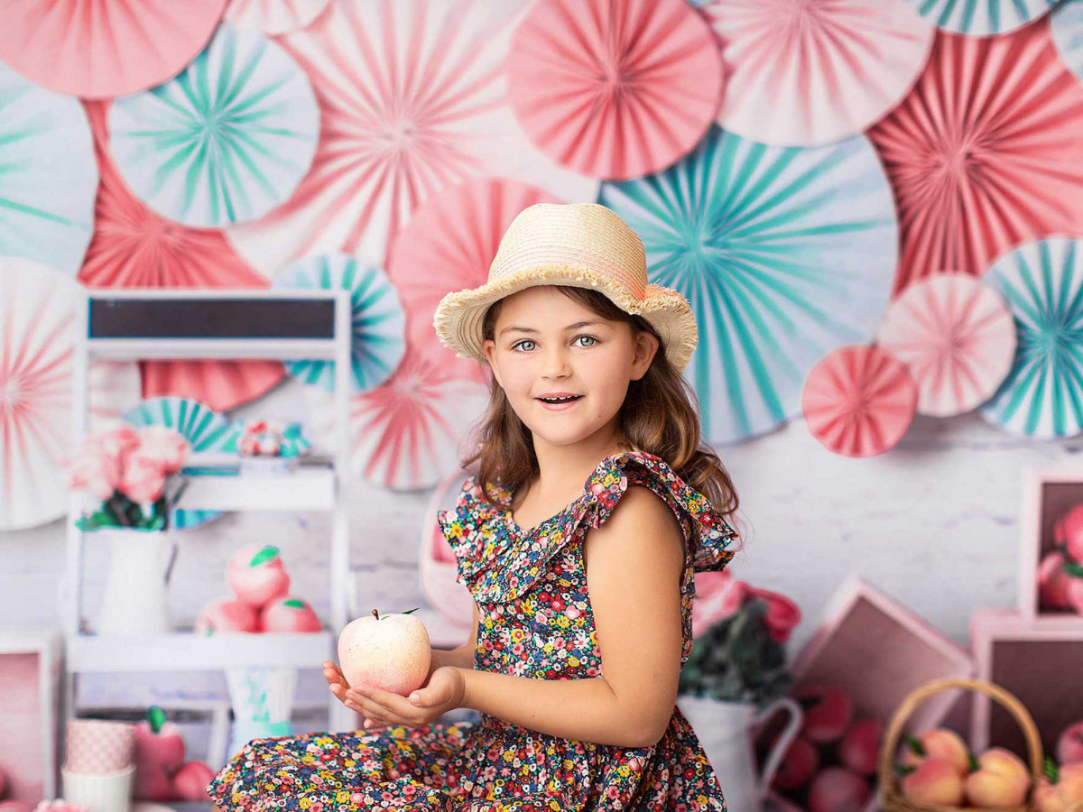 Baby & cake smash photo backdrop Peach Melba – peach set with paper fans and crates | Colors&Drops
