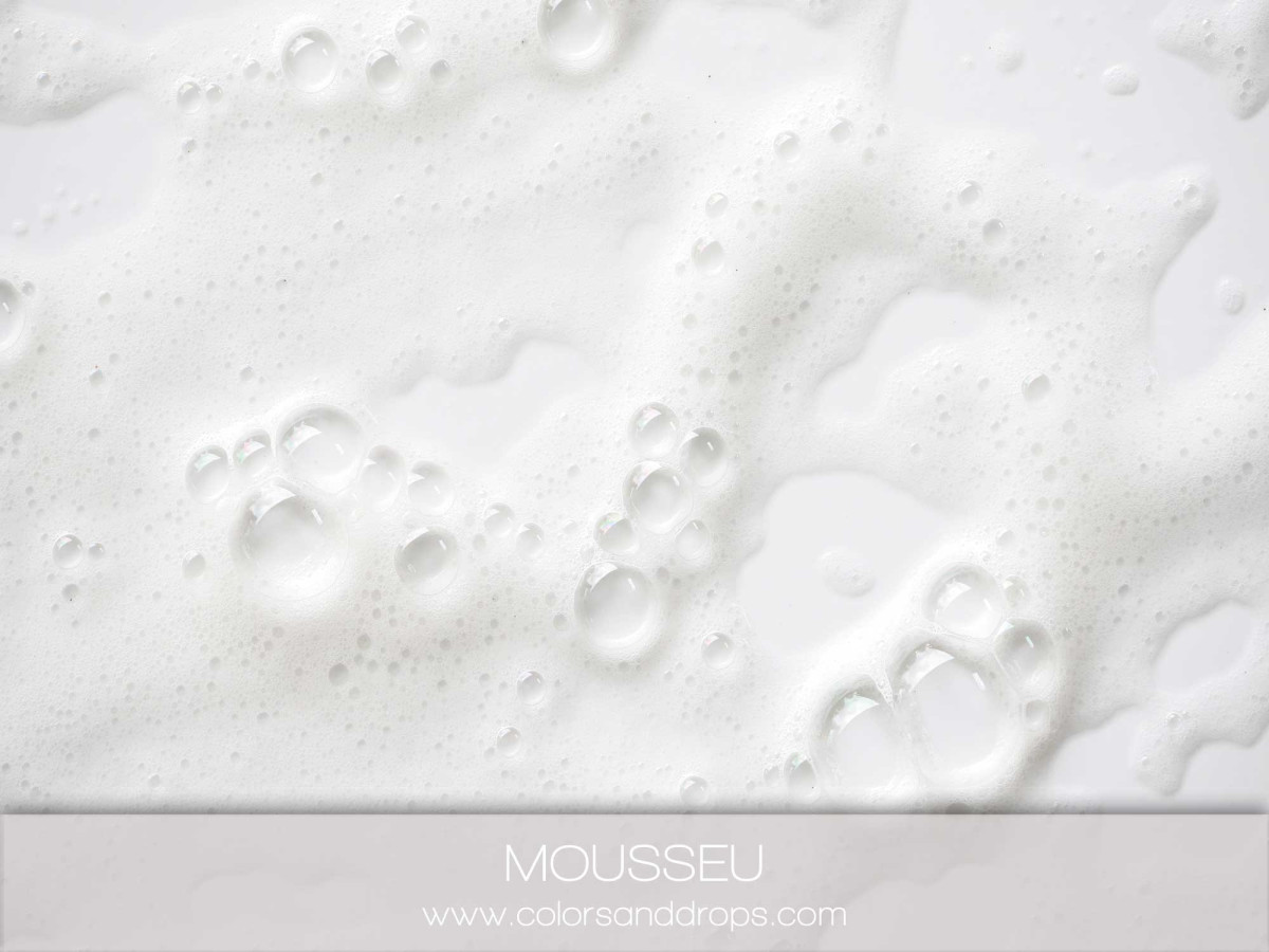 White textured photo backdrop & floor Mousseu – white foam with bubbles | Colors&Drops