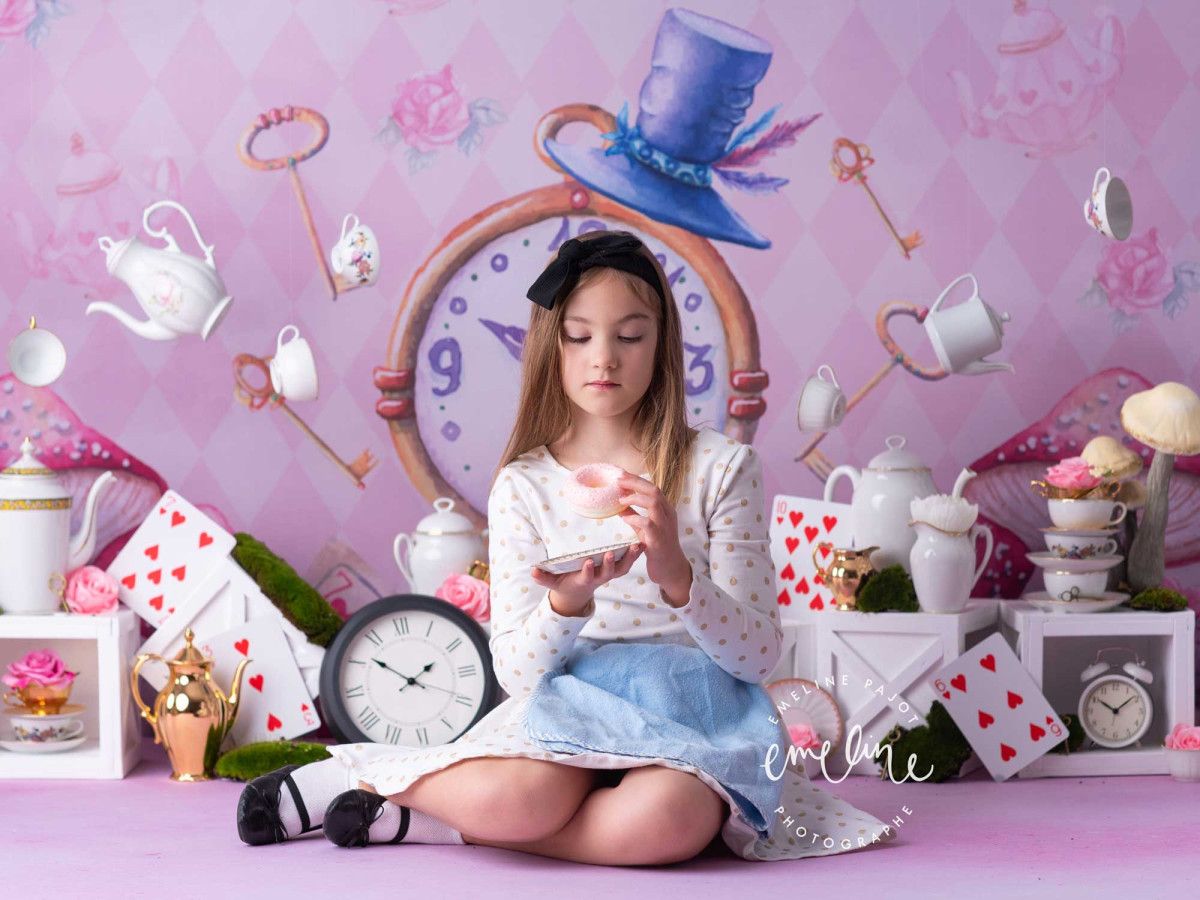Baby & cake smash photo backdrop Alice – alice in Wonderland set with clock and cards | Colors&Drops