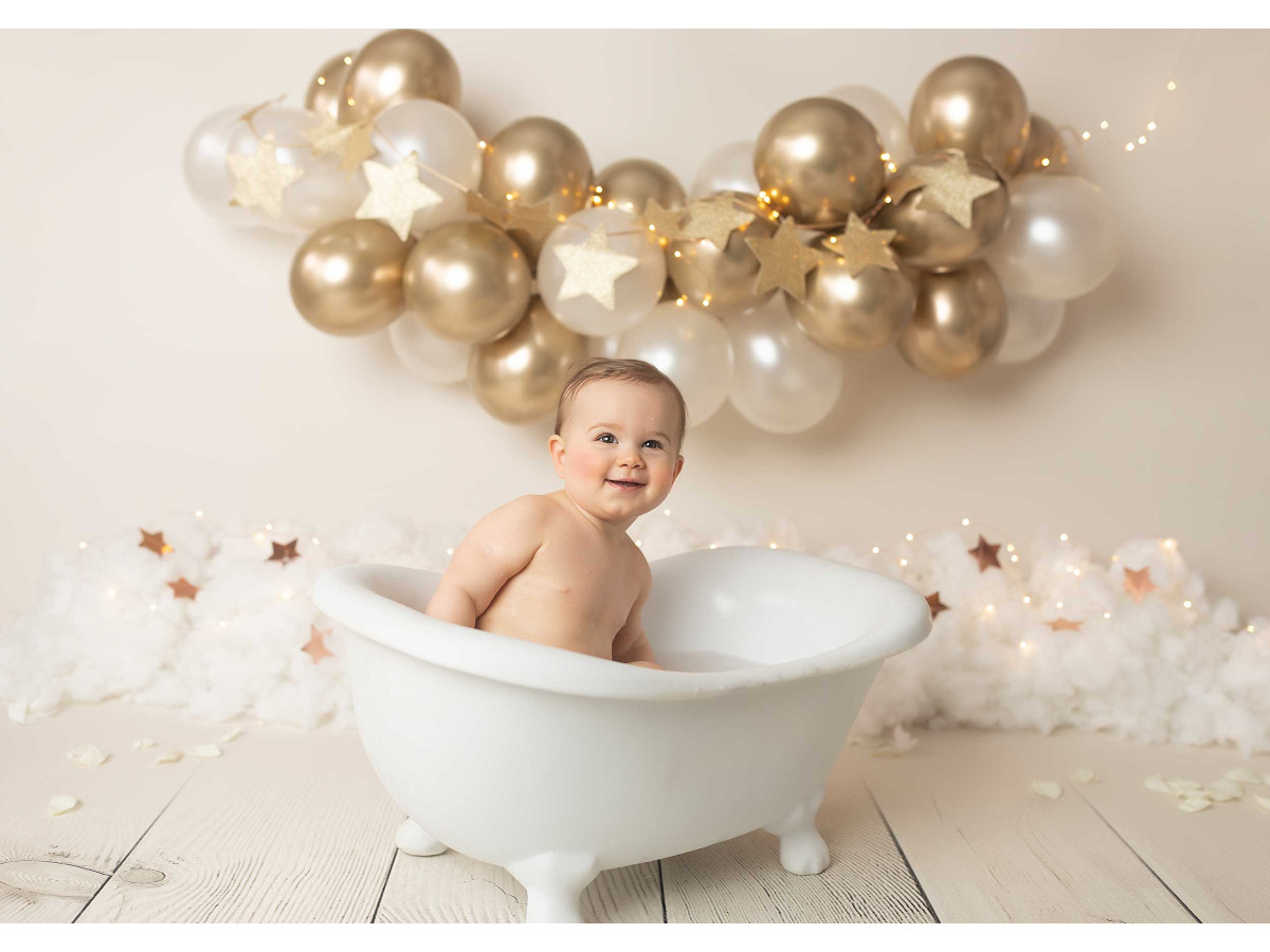 Fondo fotográfico de bebé y smash cake Gold and Stars – guirnalda de globos dorados y blancos con estrellas | Colors&Drops
