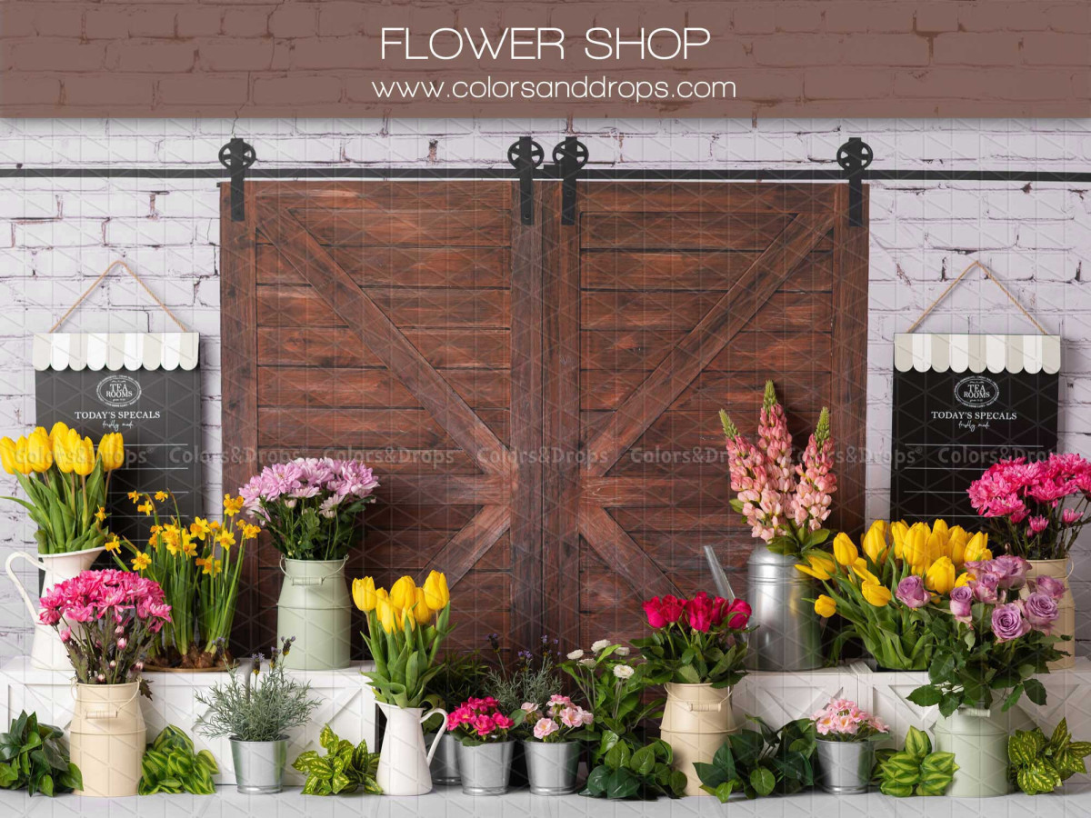 Fondo fotográfico de bebé y smash cake Flower Shop – floristería con puerta corredera de madera | Colors&Drops