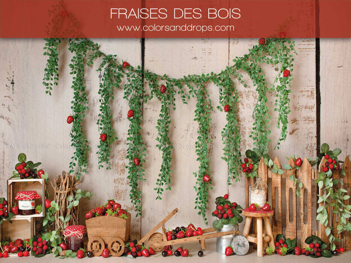 Fondo fotográfico de bebé y smash cake Fraises des Bois – decorado de fresas silvestres con hiedra y cajas | Colors&Drops