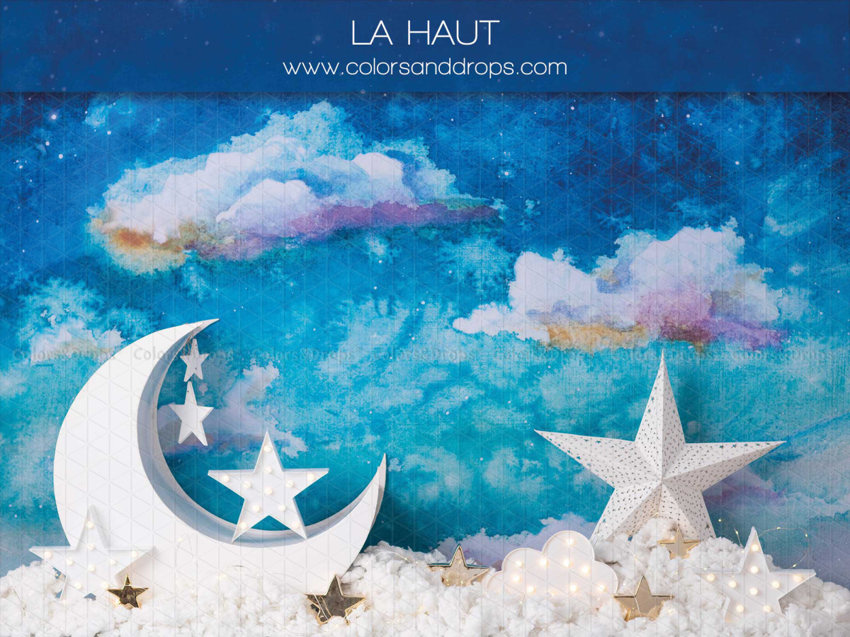 Fond photo bébé et smash cake La Haut – lune et étoiles blanches sur ciel nuageux | Colors&Drops