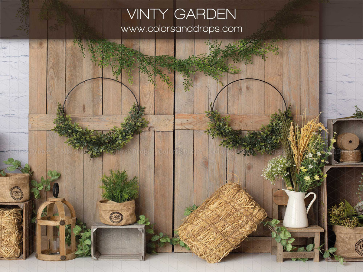 Fondo fotográfico de bebé y smash cake Vinty Garden – decorado jardín vintage con coronas y pacas de paja | Colors&Drops