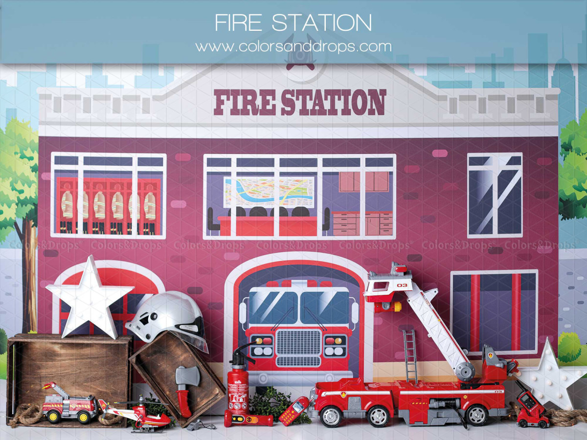 Fondo fotográfico de bebé y smash cake Fire Station – estación de bomberos con camión rojo | Colors&Drops