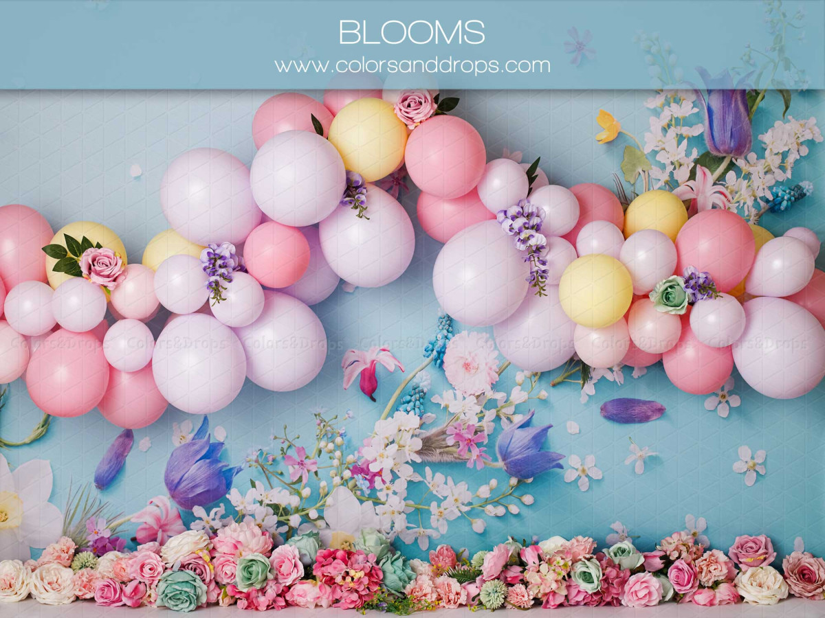 Baby & cake smash photo backdrop Blooms – pastel balloon arch and flowers on a blue wall | Colors&Drops