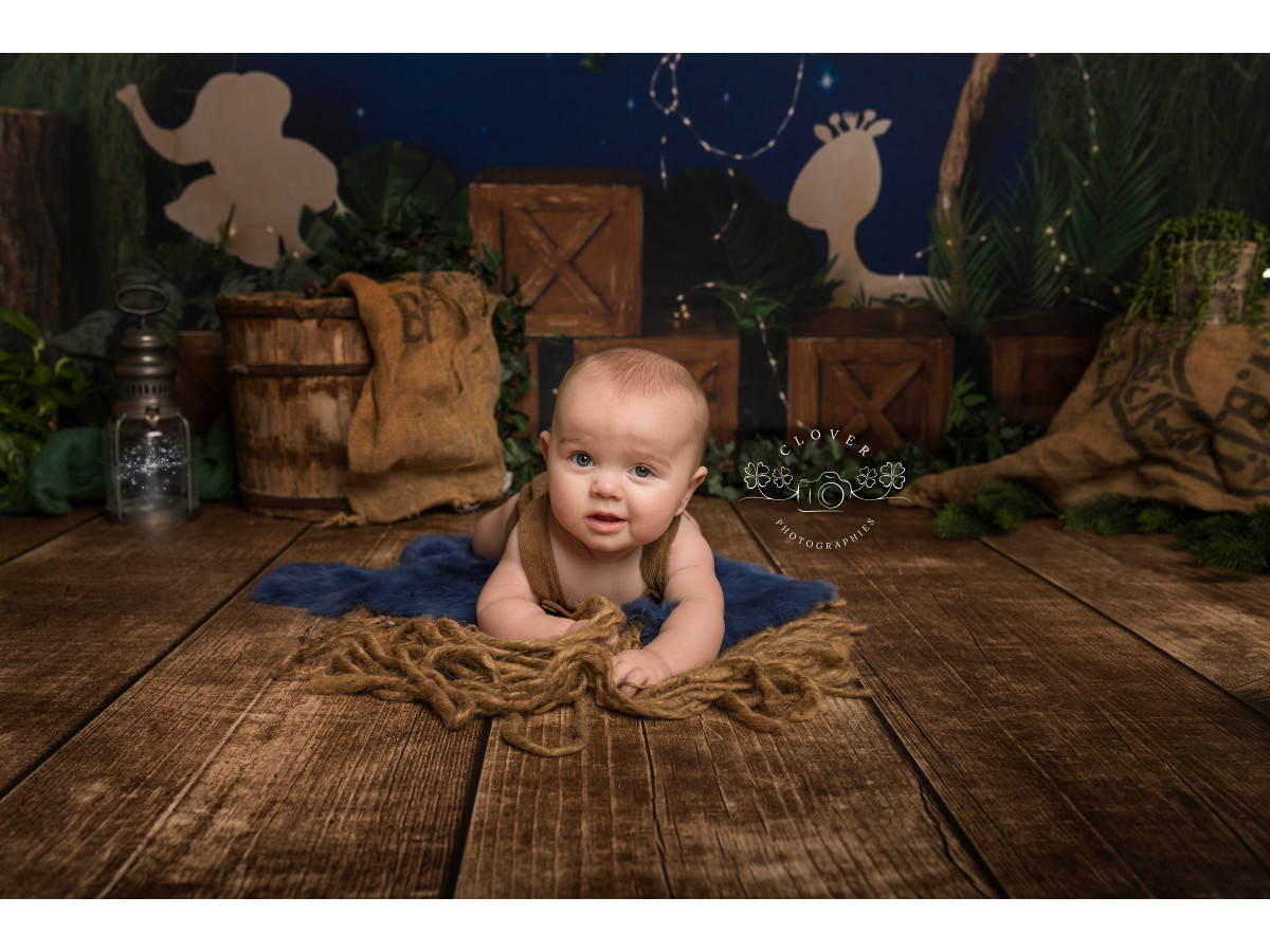Fondo fotográfico de bebé y smash cake Jungle Night – jungla de noche con mono, elefante y cajas | Colors&Drops