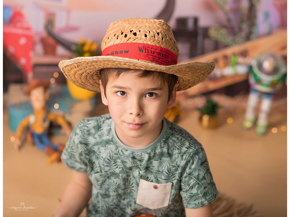 Fond photo bébé et smash cake Andy – décor western avec cactus et maisons colorées | Colors&Drops