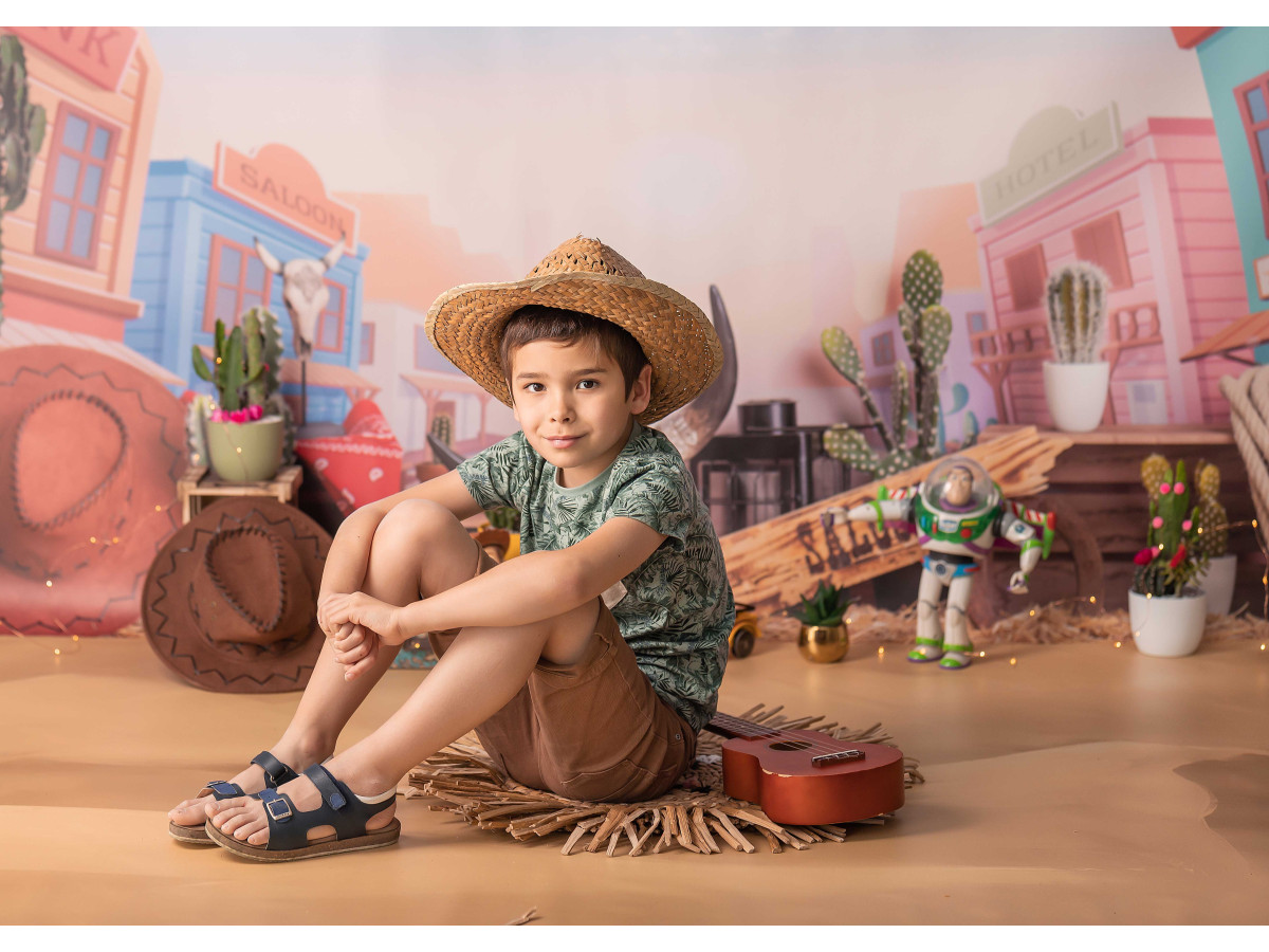 Fond photo bébé et smash cake Andy – décor western avec cactus et maisons colorées | Colors&Drops