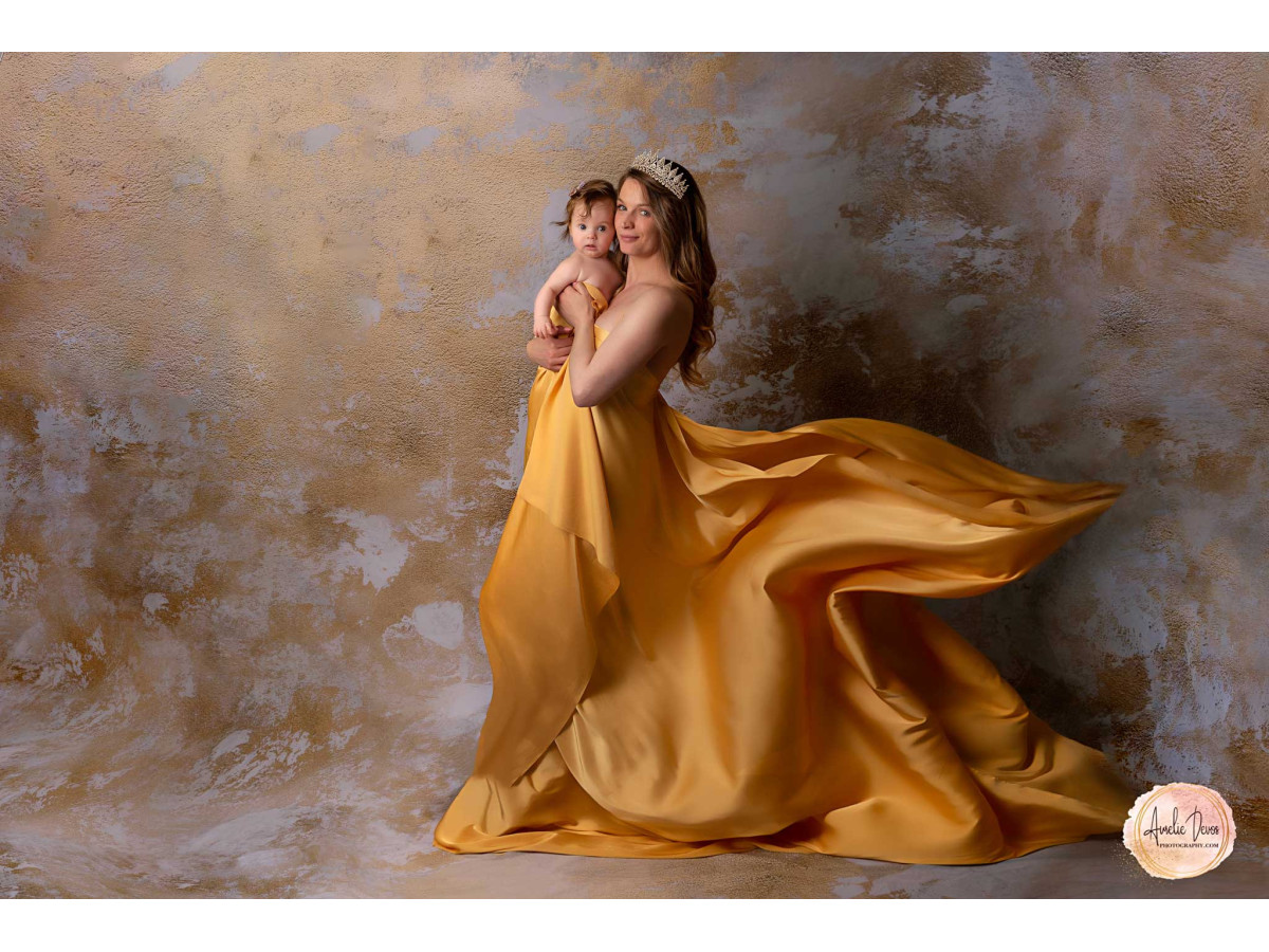 White textured photo backdrop & floor Golden – white plaster and gold leaf texture | Colors&Drops