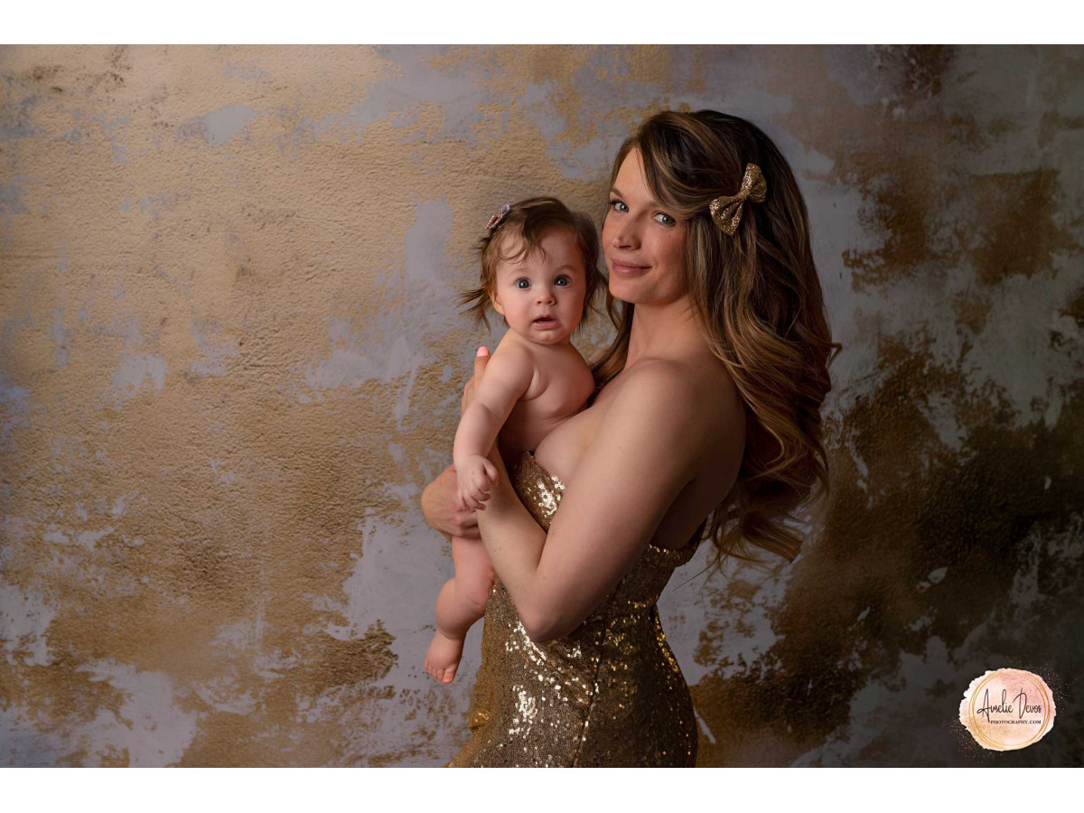 White textured photo backdrop & floor Golden – white plaster and gold leaf texture | Colors&Drops