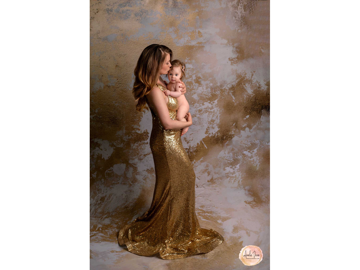 White textured photo backdrop & floor Golden – white plaster and gold leaf texture | Colors&Drops