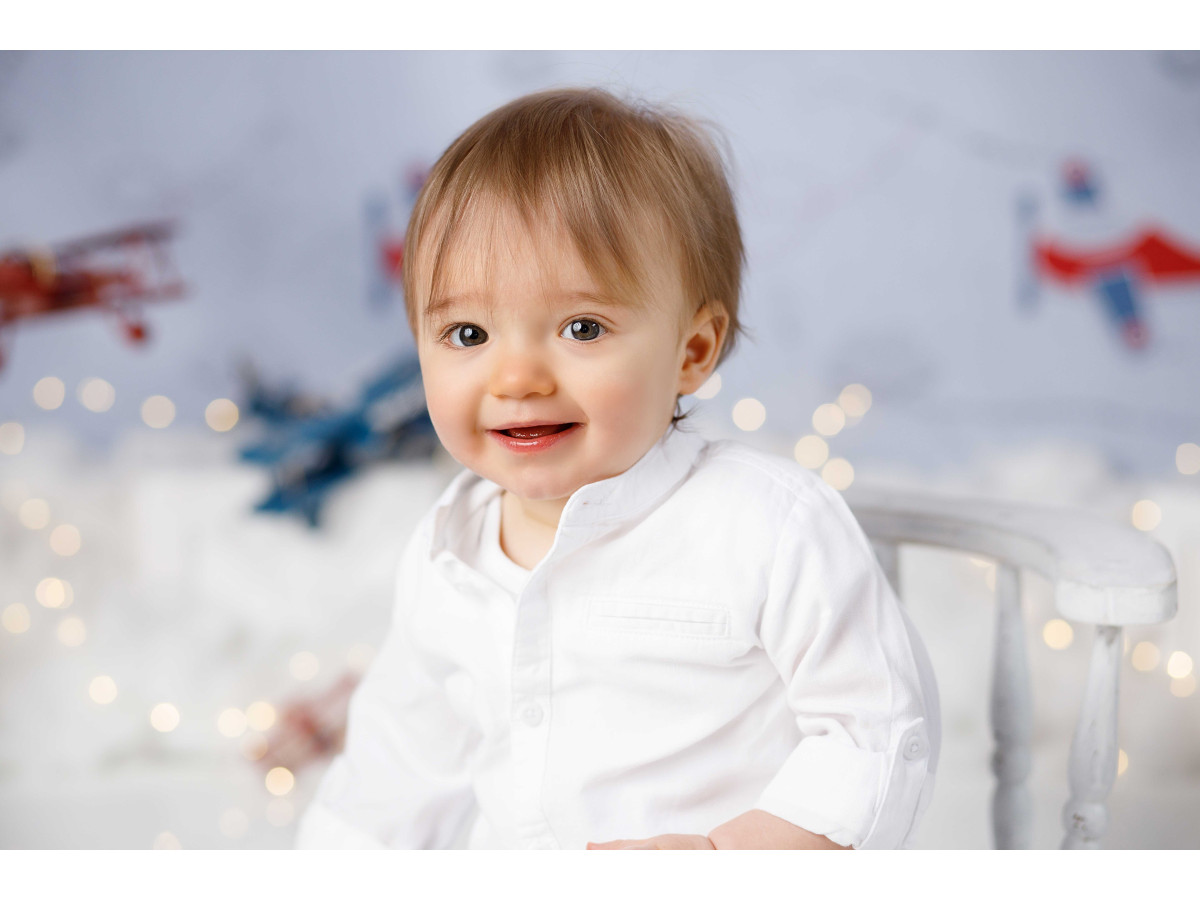 Baby & cake smash photo backdrop Planes – vintage airplane wallpaper with cotton clouds | Colors&Drops
