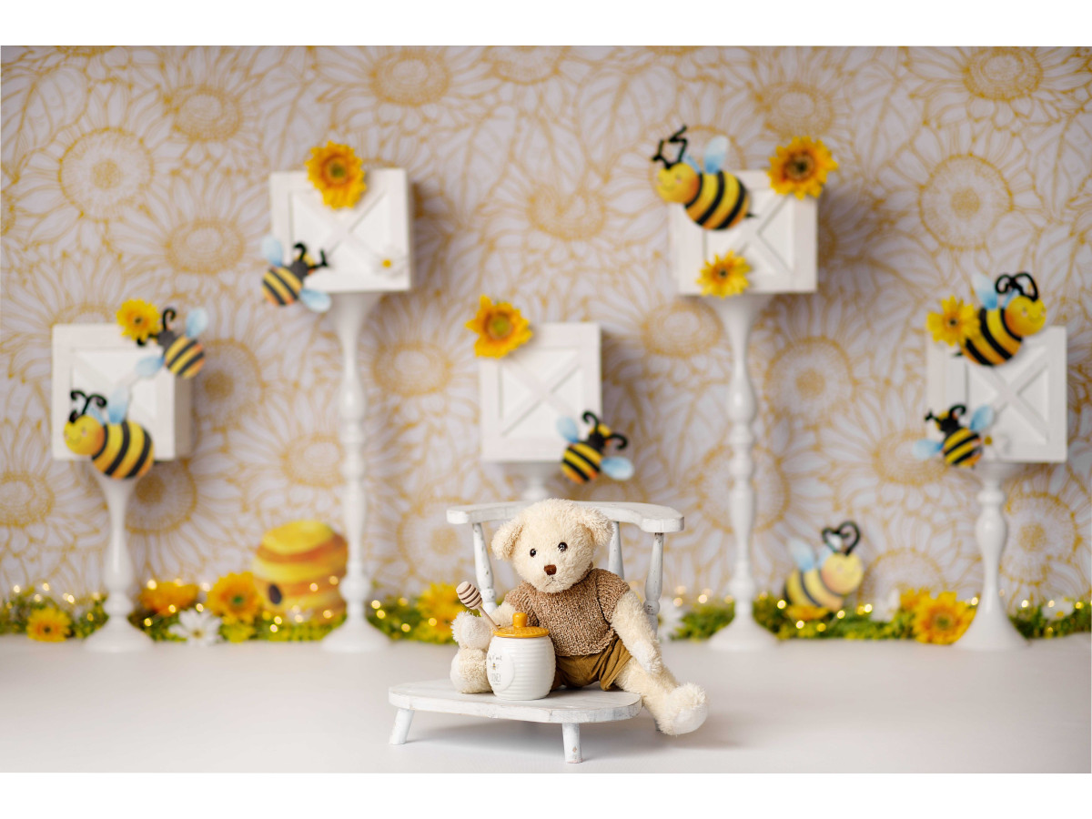 Fond photo bébé et smash cake Bee Bee – papier peint tournesols avec abeilles et ruches blanches | Colors&Drops