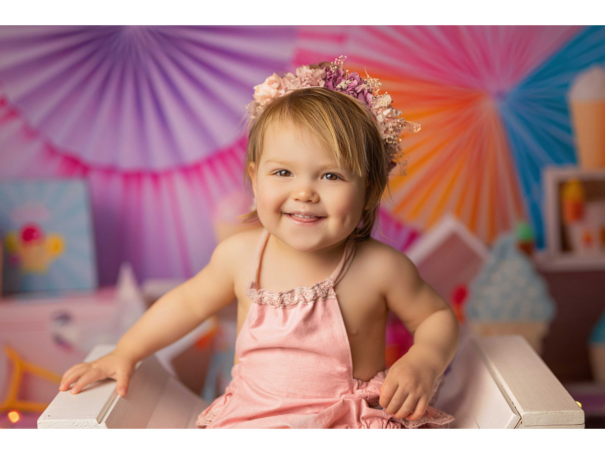 Fond photo bébé et smash cake Sorbet – décor sorbet avec rosaces en papier et glaces | Colors&Drops