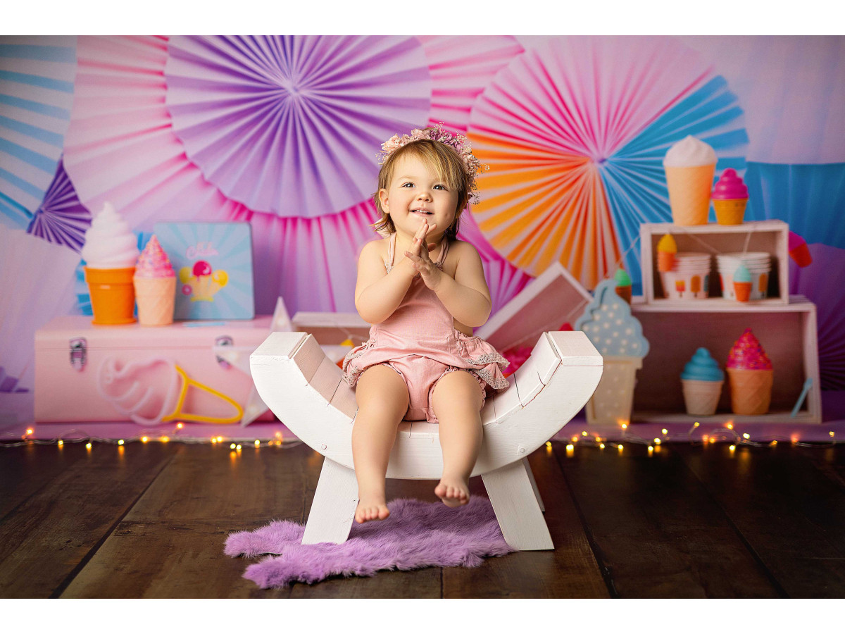 Fond photo bébé et smash cake Sorbet – décor sorbet avec rosaces en papier et glaces | Colors&Drops