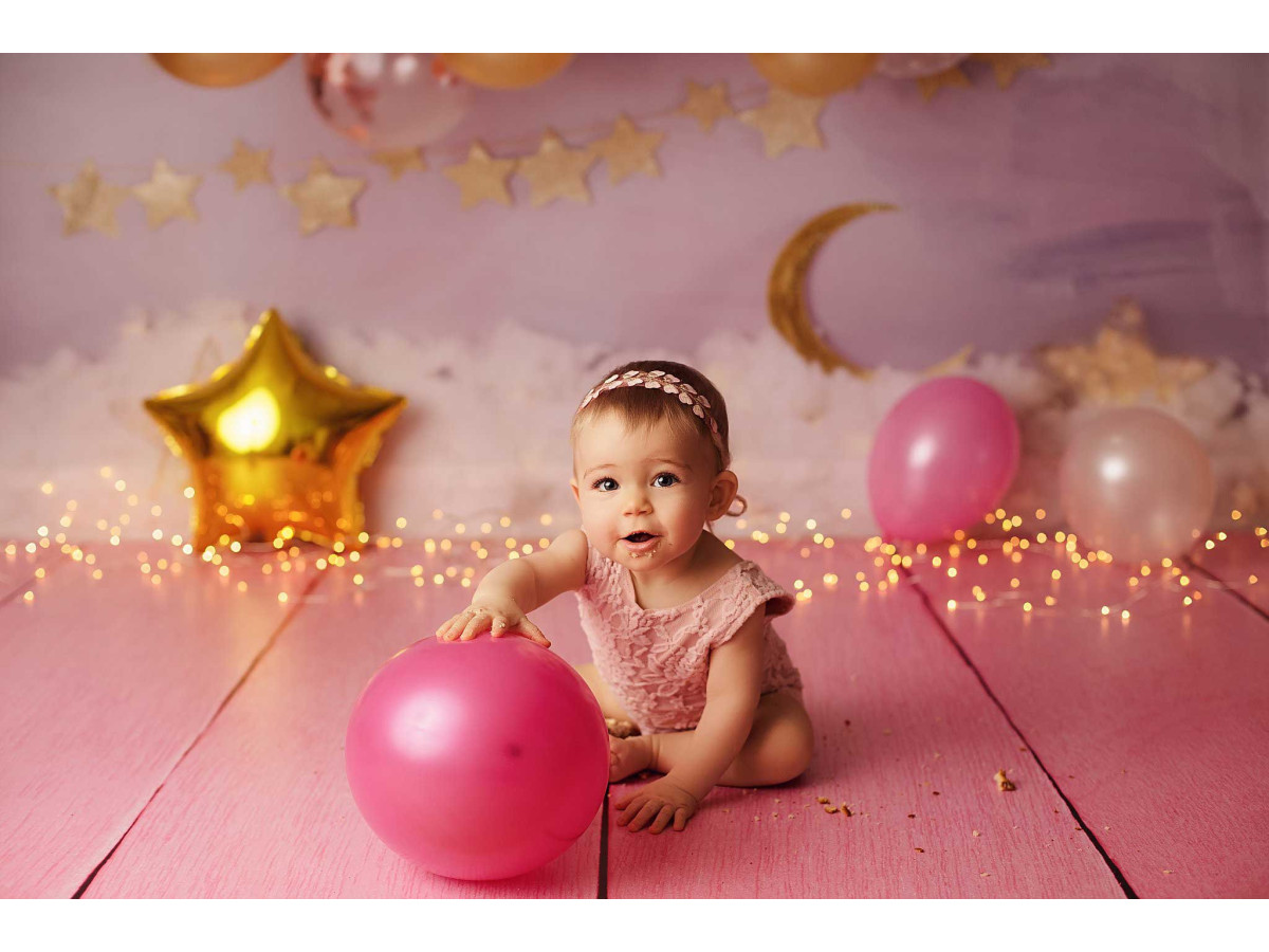 Baby & cake smash photo backdrop Rosegold – rose gold balloons and gold stars on clouds | Colors&Drops