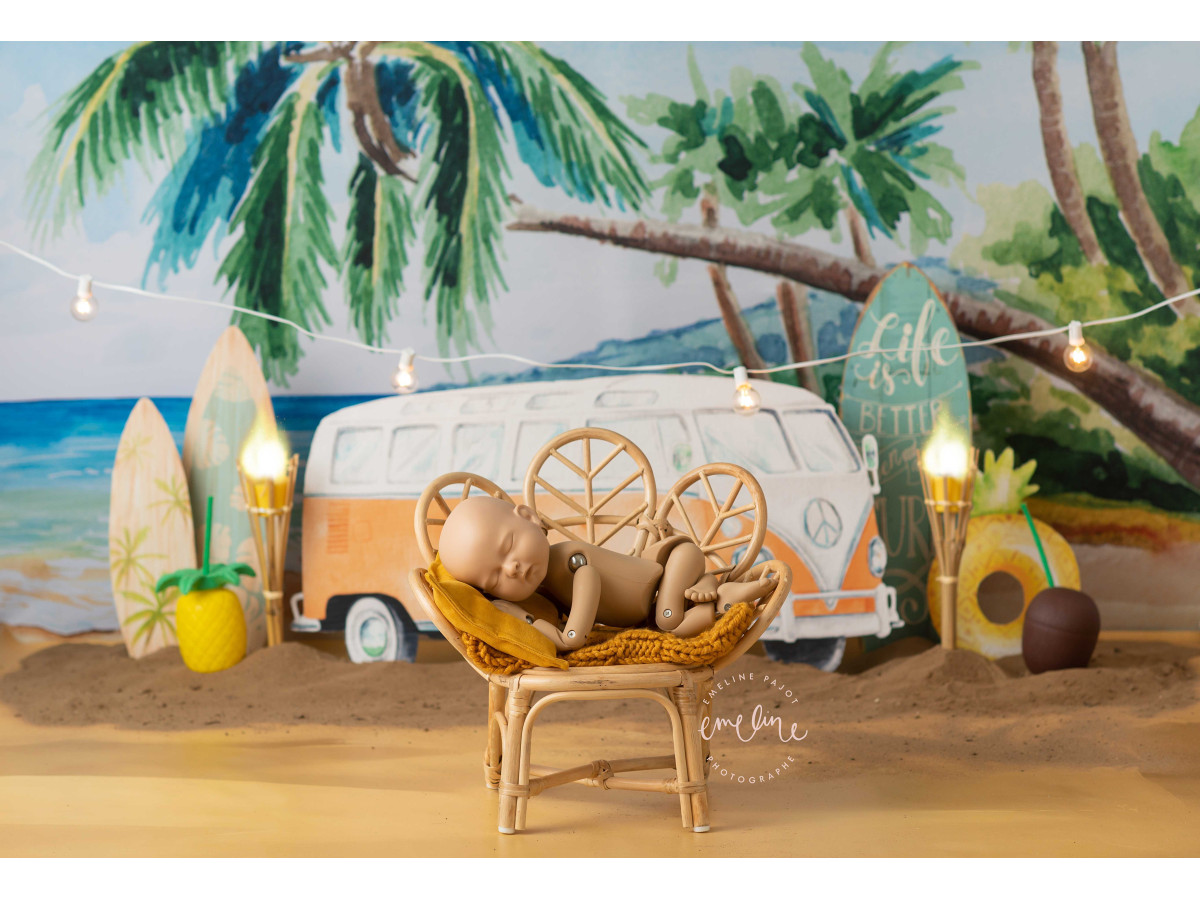 Fondo fotográfico de bebé y smash cake Vwv – furgoneta vintage naranja en la playa con palmeras | Colors&Drops