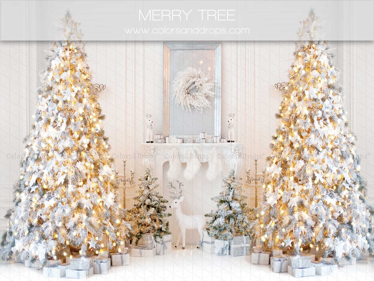 Fondo fotográfico de Navidad Merry Tree – salón navideño blanco con dos abetos dorados y chimenea | Colors&Drops