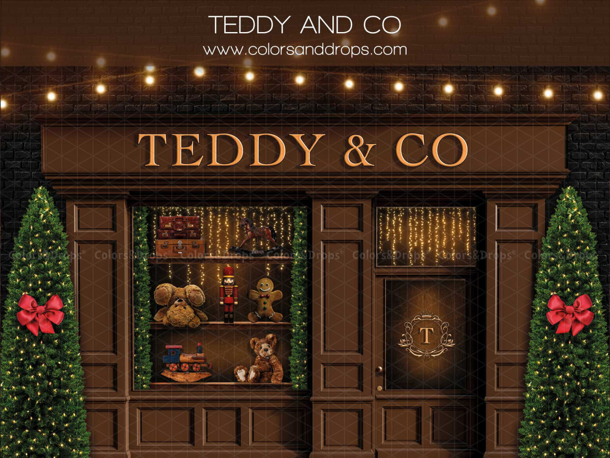 Fond photo de Noël Teddy and Co – devanture de magasin de jouets en bois avec sapins | Colors&Drops