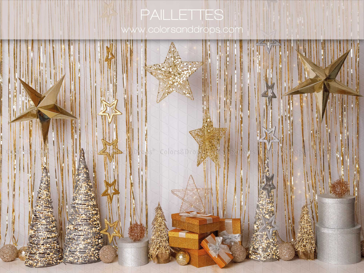 Fondo fotográfico de Navidad Paillettes – cortina de espumillón dorada con estrellas y abetos | Colors&Drops