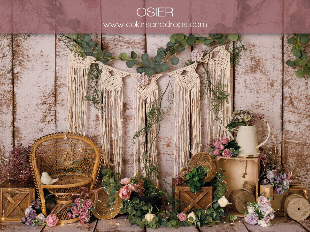 Fond photo bébé et smash cake Osier – décor bohème avec macramé, fauteuil en rotin et fleurs | Colors&Drops