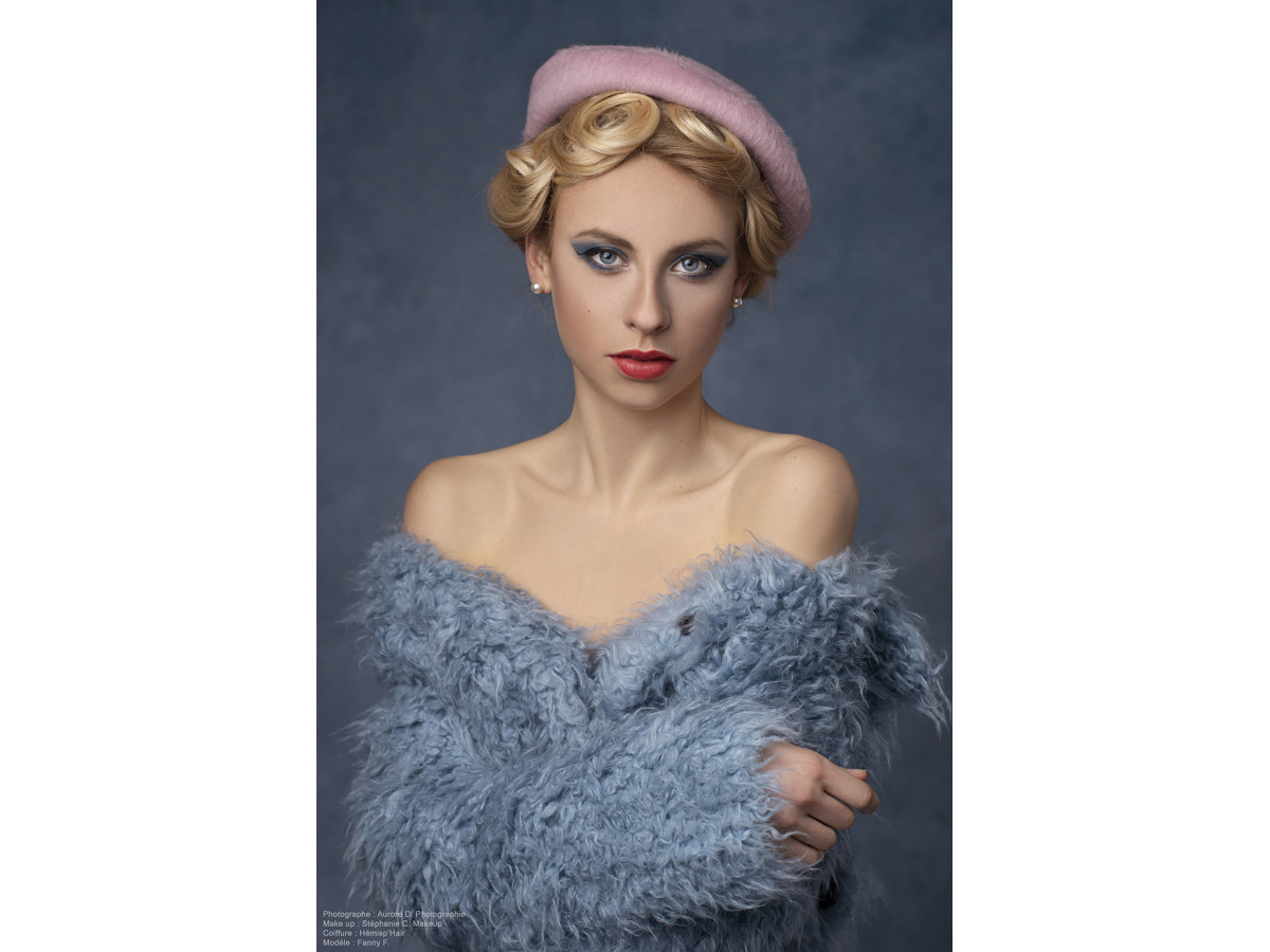 Fond photo bleu clair texturé United Froz – texture effet peinture bleu glacé vignetté | Colors&Drops