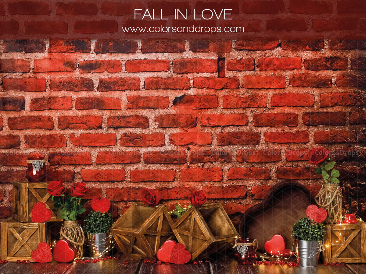 Fondo fotográfico de bebé y smash cake Fall in Love – pared de ladrillo rojo con corazones, rosas y cajas | Colors&Drops