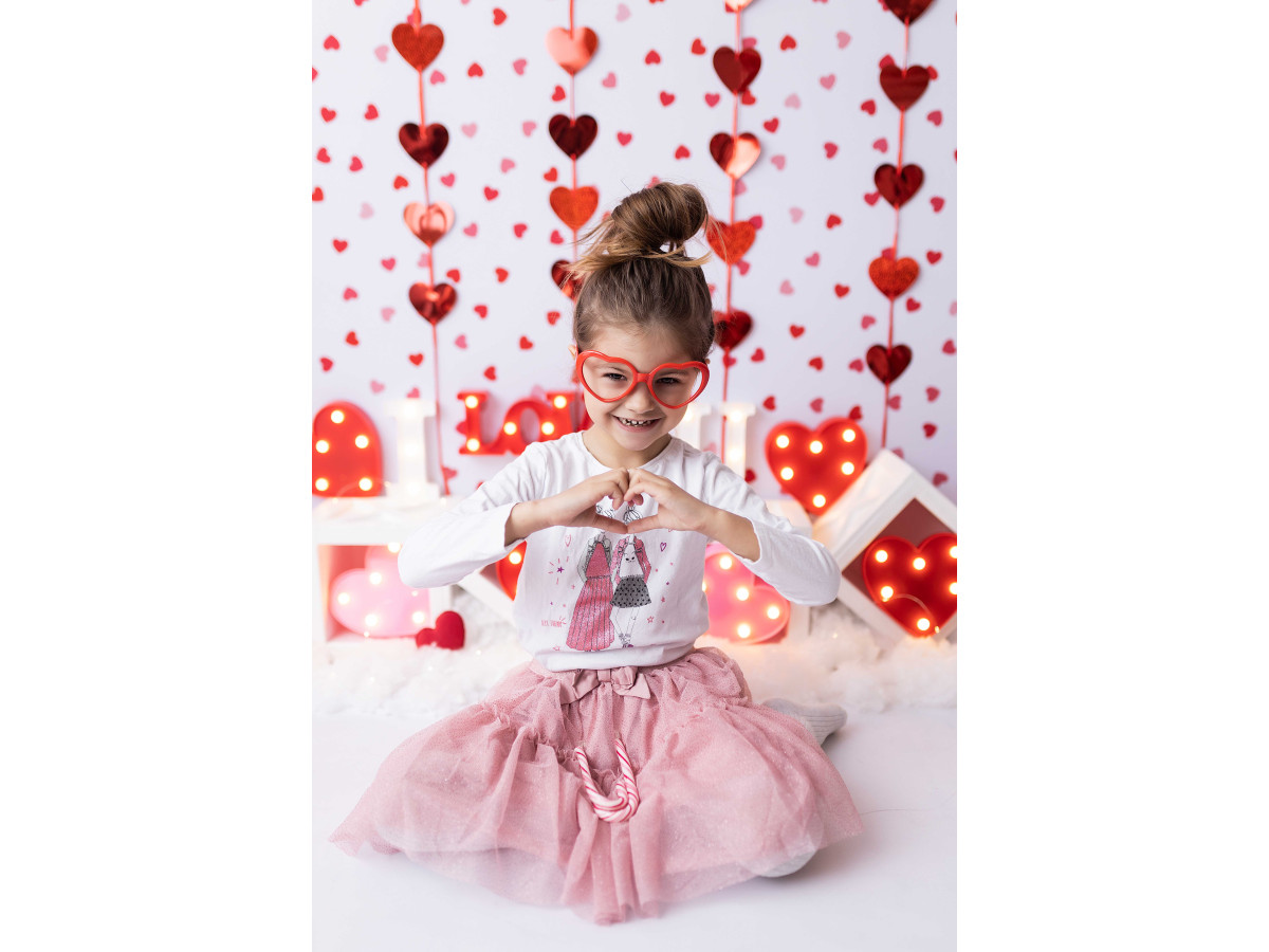 Fond photo Saint-Valentin Pop Heart – arche de ballons rouges et blancs avec cœurs | Colors&Drops