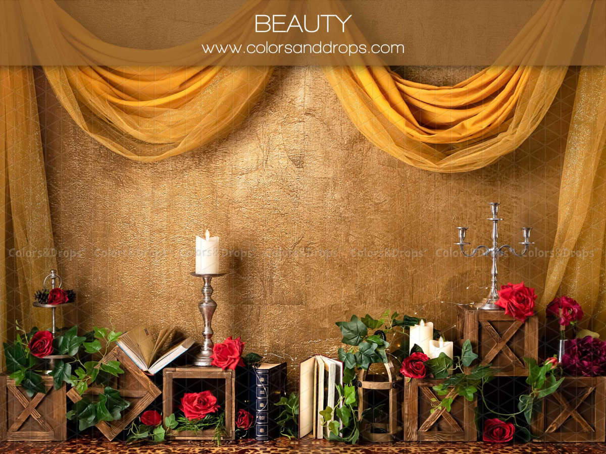 Fond photo bébé et smash cake Beauty – mur doré avec drapé, roses rouges et livres anciens | Colors&Drops