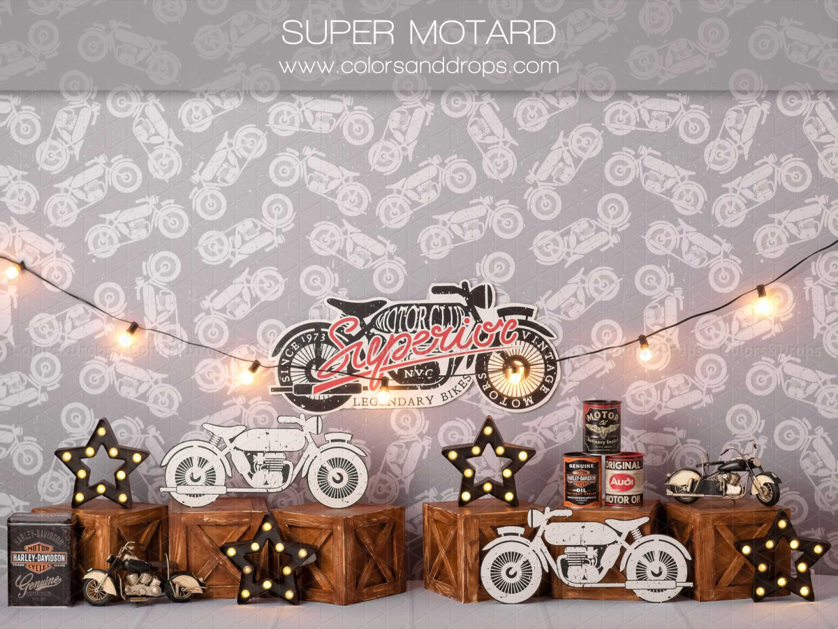 Fond photo bébé et smash cake Super Motard – motos vintage avec guirlande et caisses sur papier peint | Colors&Drops
