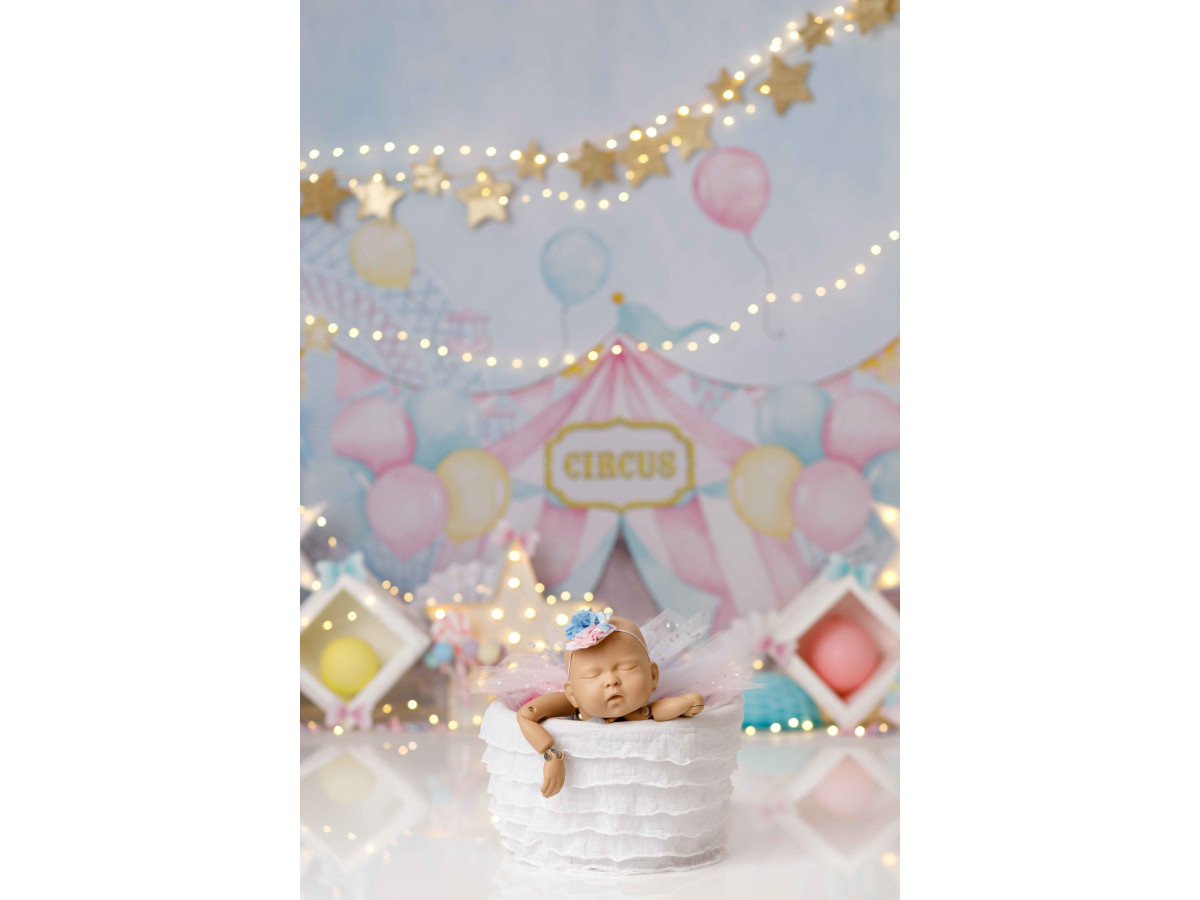 Baby & cake smash photo backdrop Circus Mama – pastel circus tent with stars and balloons | Colors&Drops