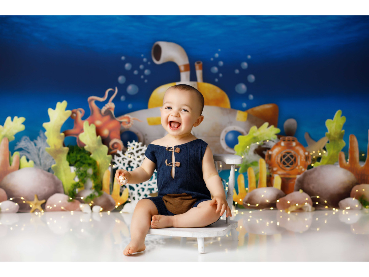 Fond photo bébé et smash cake Submarine – sous-marin jaune sous la mer avec coraux | Colors&Drops