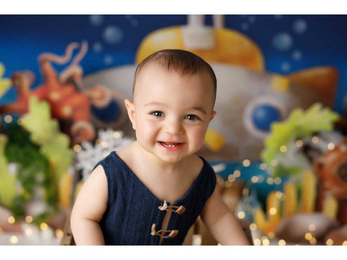 Fond photo bébé et smash cake Submarine – sous-marin jaune sous la mer avec coraux | Colors&Drops