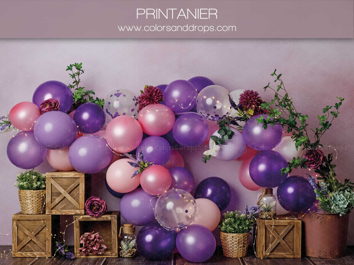 Baby & cake smash photo backdrop Printanier – purple and pink balloons with crates and plants | Colors&Drops