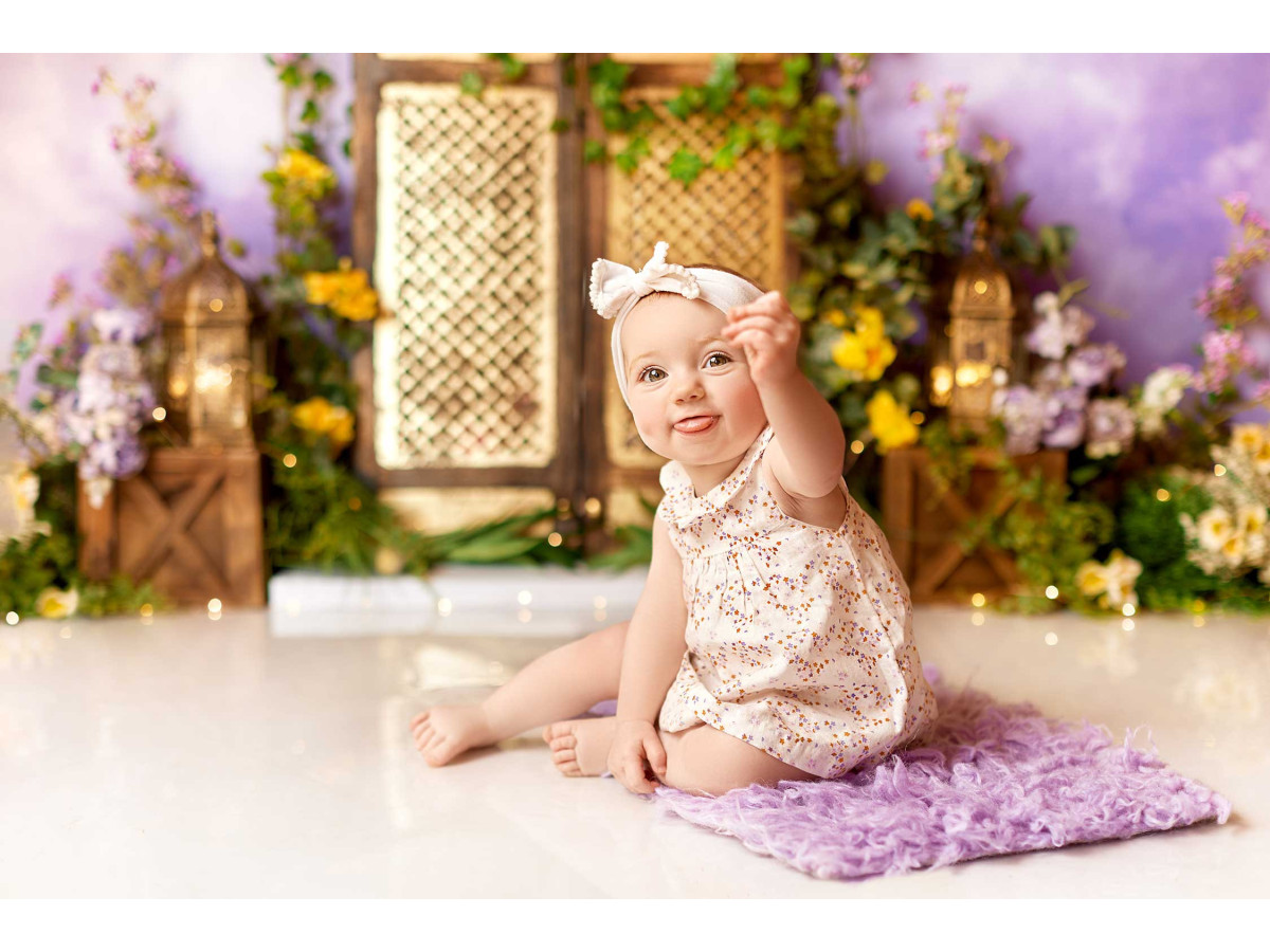 Baby & cake smash photo backdrop Paradise – purple sky with rattan screen and wildflowers | Colors&Drops
