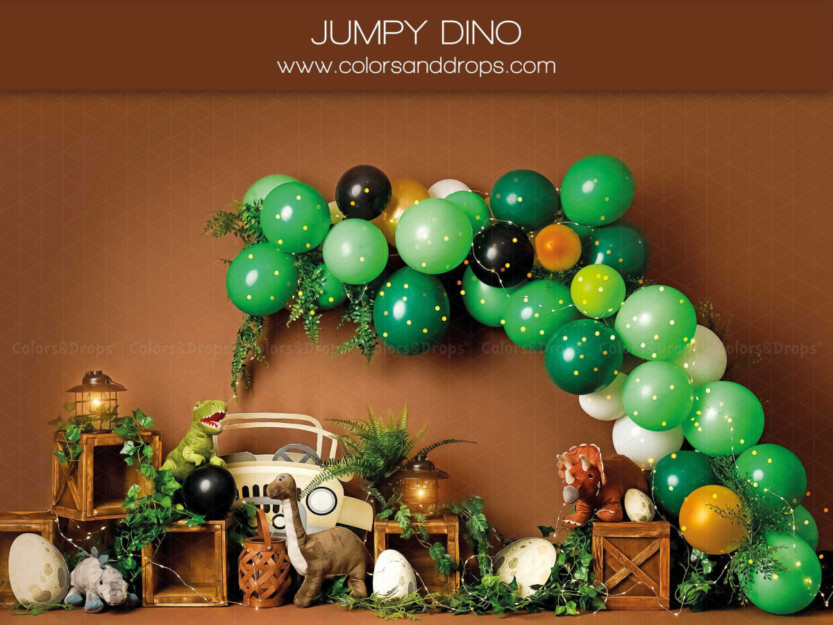 Fondo fotográfico de bebé y smash cake Jumpy Dino – arco de globos verdes con jeep y dinosaurios | Colors&Drops