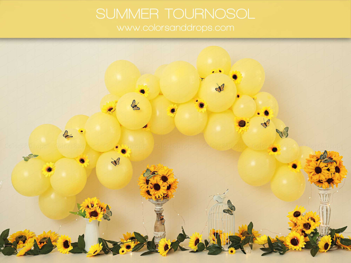 Fond photo bébé et smash cake Summer Tournosol – arche de ballons jaunes avec tournesols et abeilles | Colors&Drops