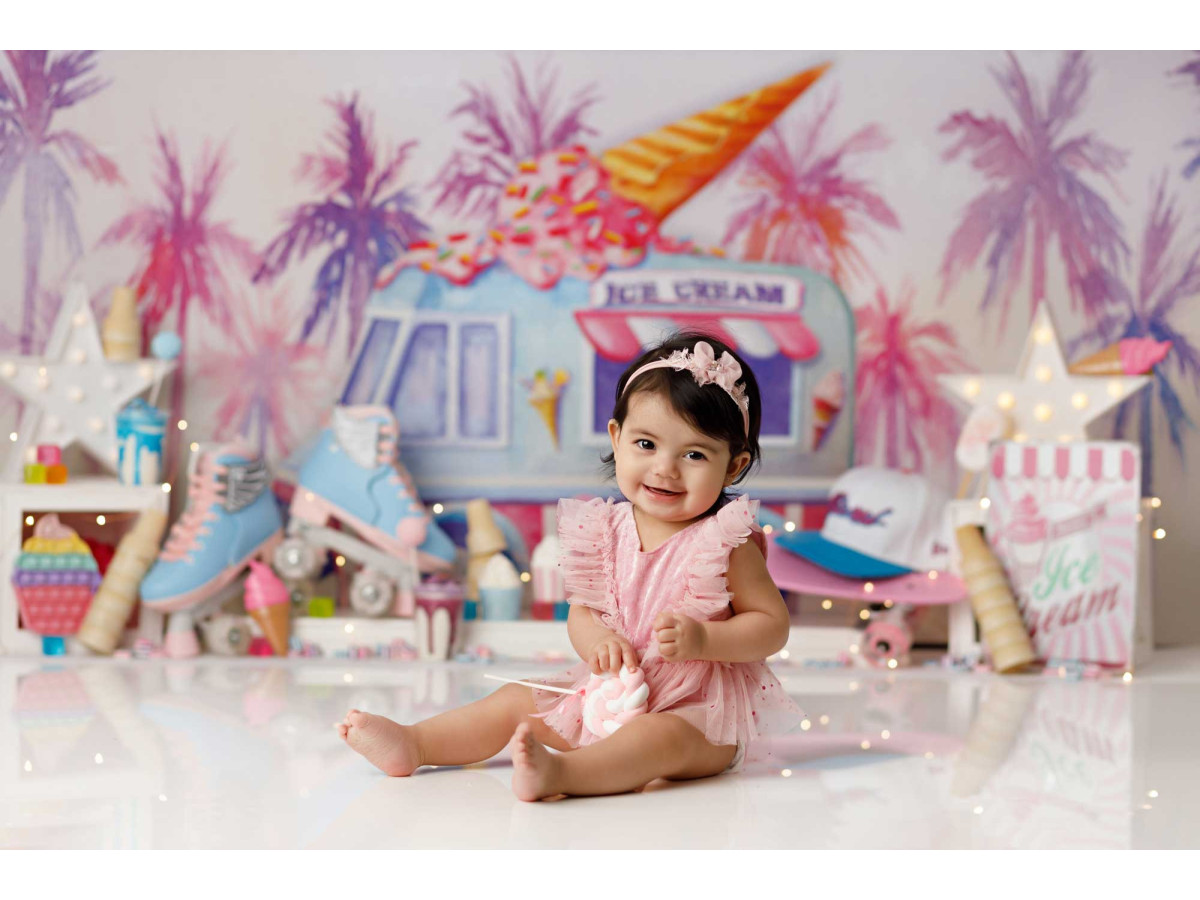 Fond photo bébé et smash cake Palm Beach – plage aux palmiers violets avec van et patins | Colors&Drops
