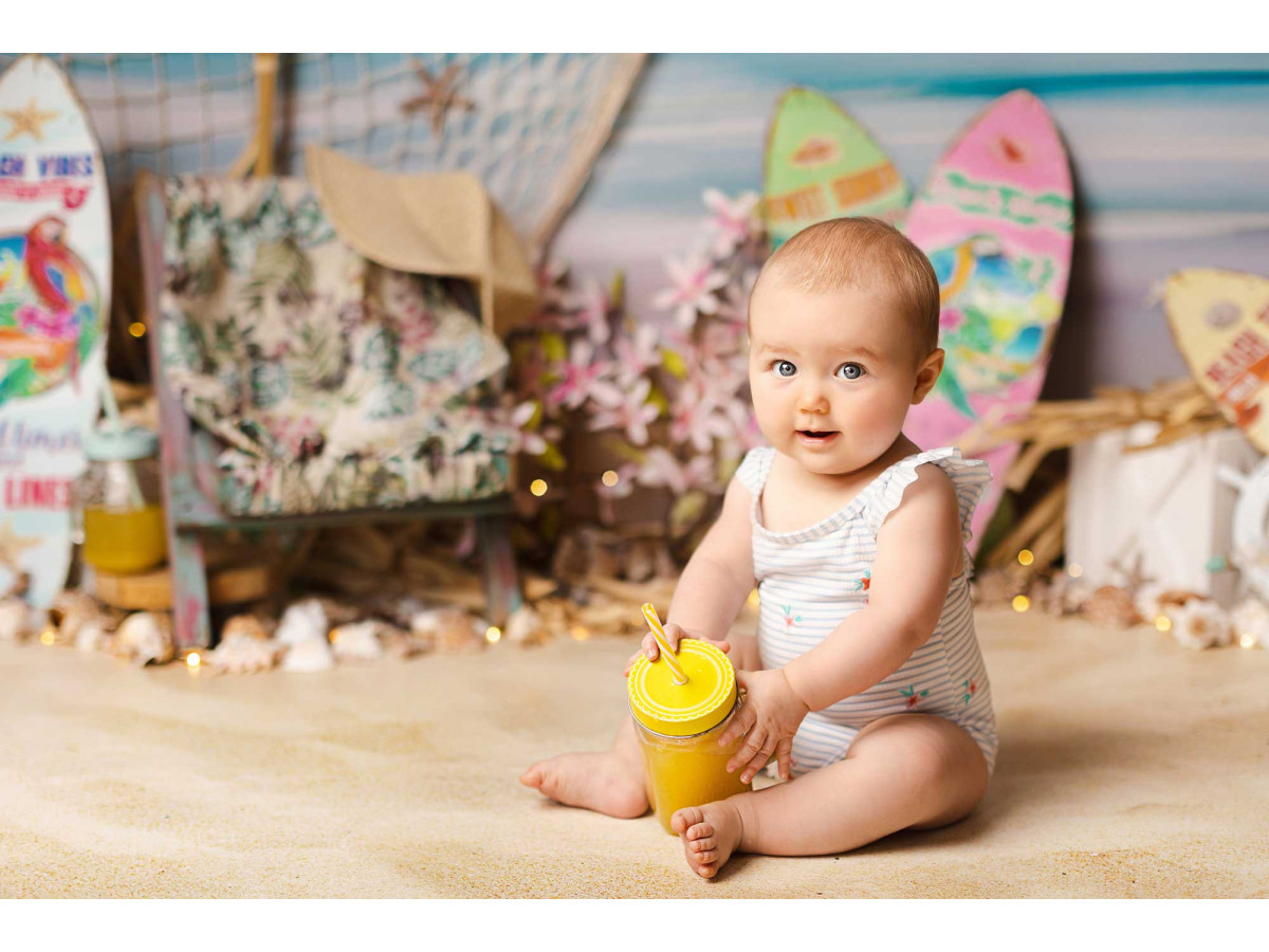 Baby & cake smash photo backdrop Caraib – caribbean beach with surfboards and net | Colors&Drops